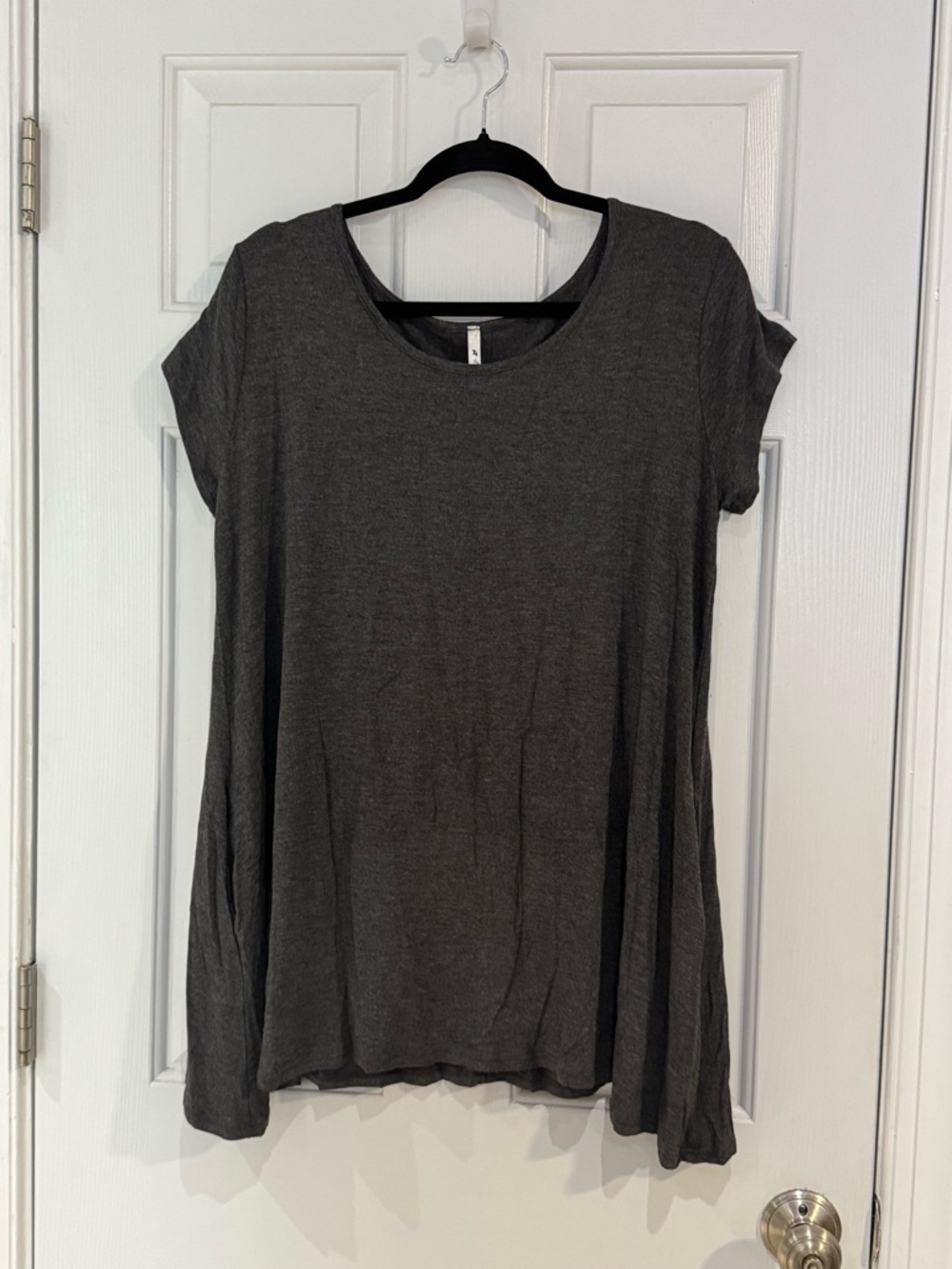 Women's Stretchy Charcoal Scoop Neck Short Sleeve Top With Pockets.